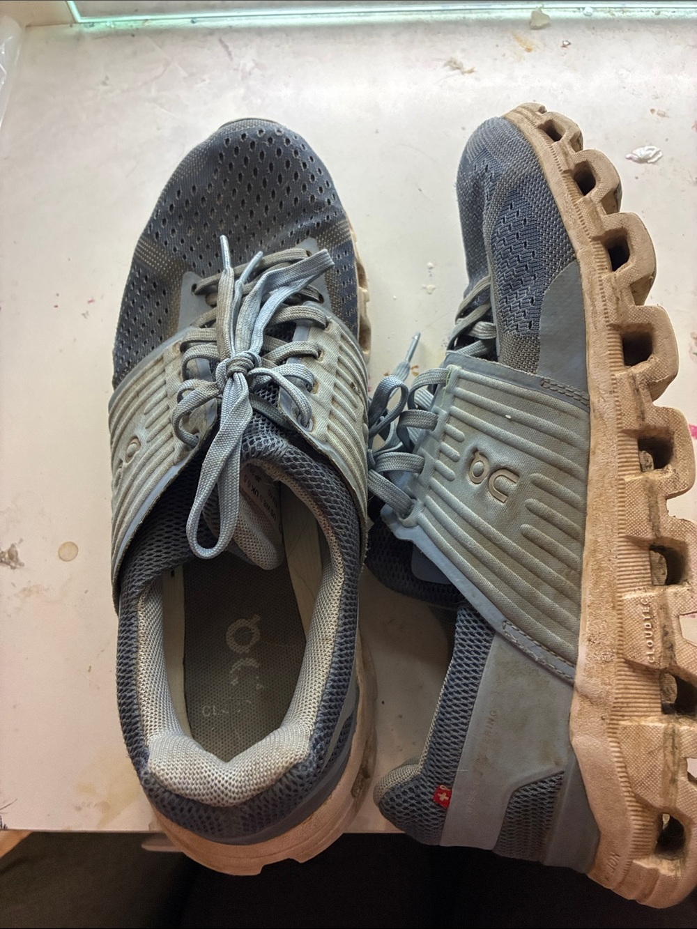 On Cloud Women's Running Sneakers-Needs a wash before use